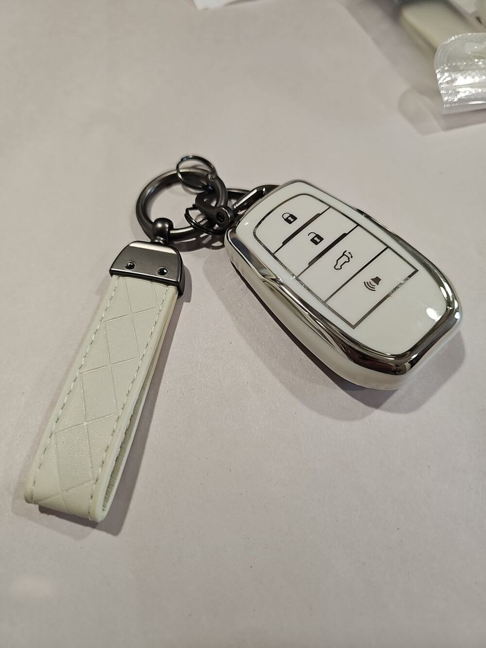 Toyota Key Fob Cover TPU with Keychain Case Holder Full White